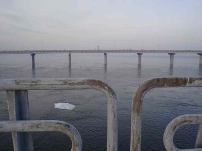 A chunk of ice makes it through to the Champlain